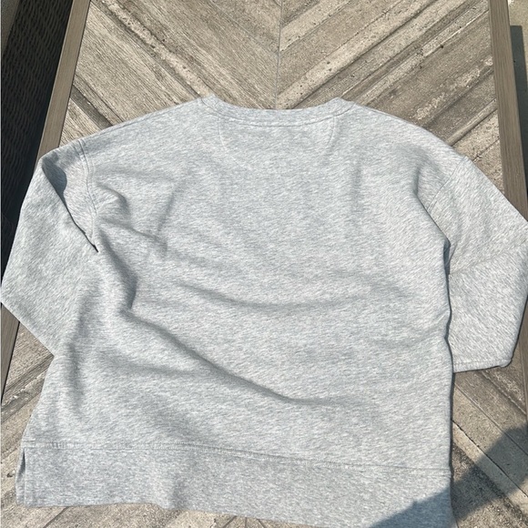 Vineyard Vines women’s sweatshirt - Picture 2 of 3